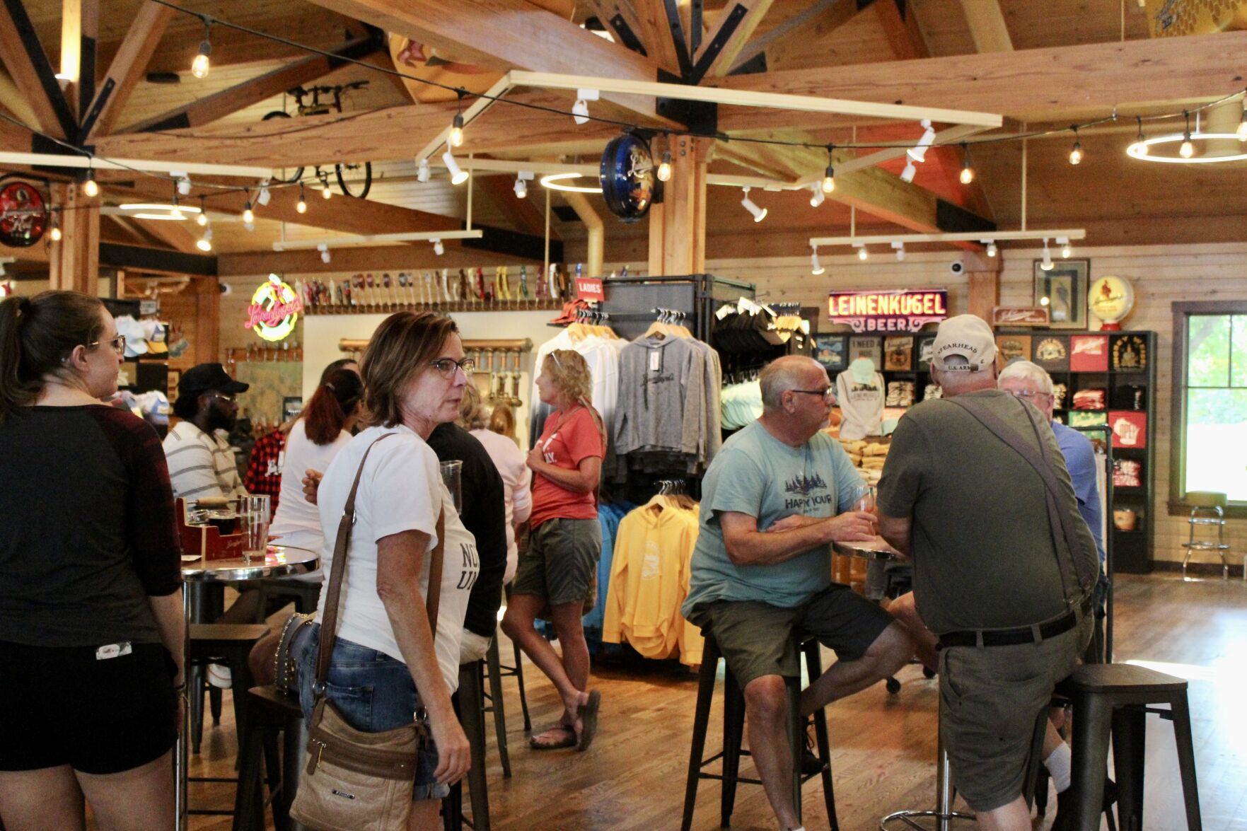 Leinie Lodge visitors